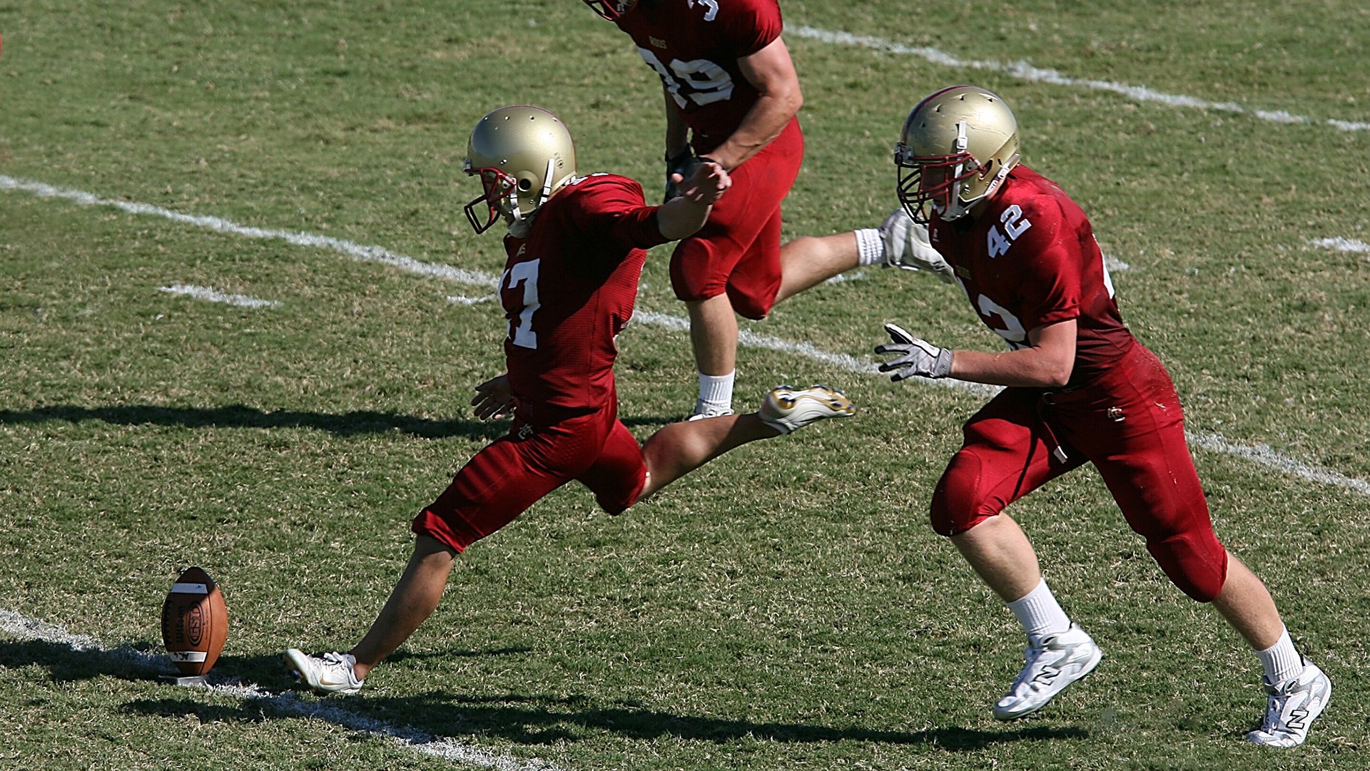 “安赫尔·巴尔博萨的突破与配合意识,成为阿根廷美洲狮队的进攻亮点”