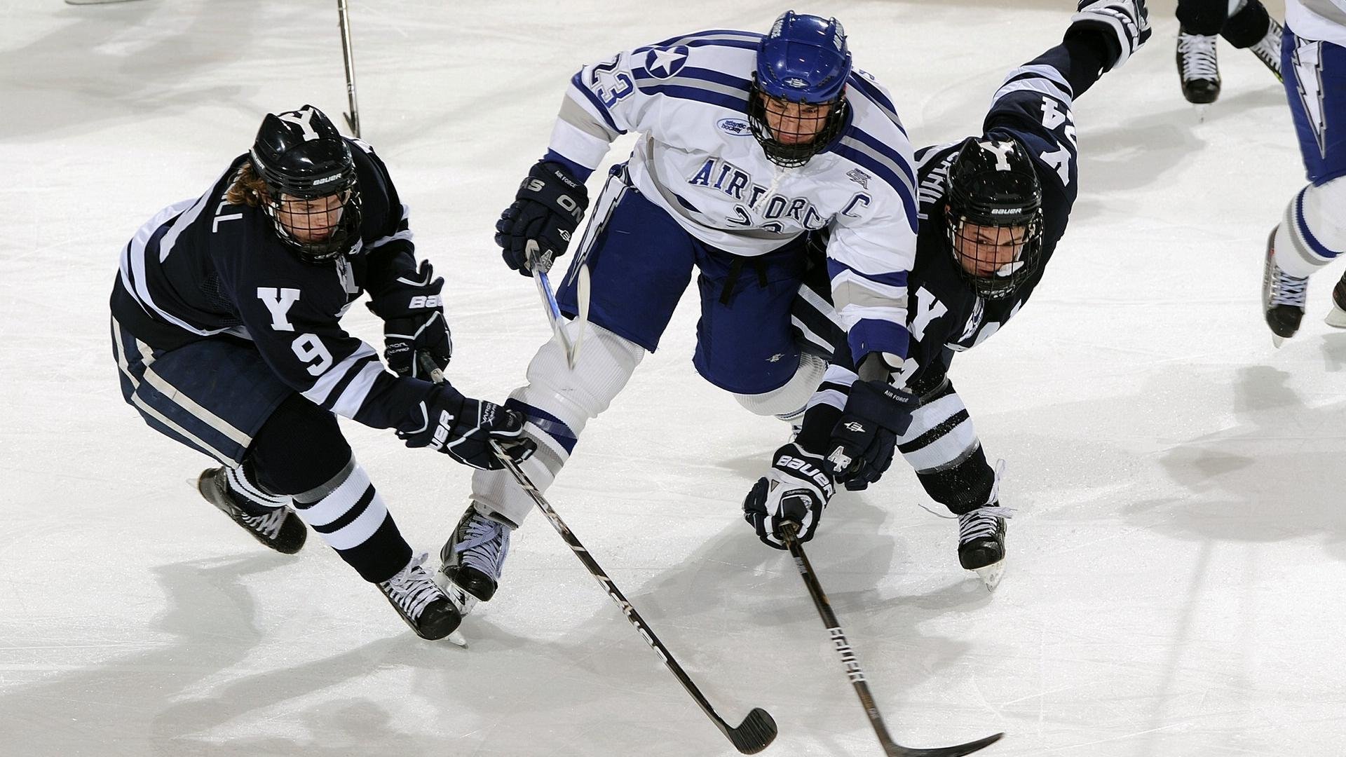 全黑队的突破速度和球员之间的默契配合无与伦比,全黑队战舞